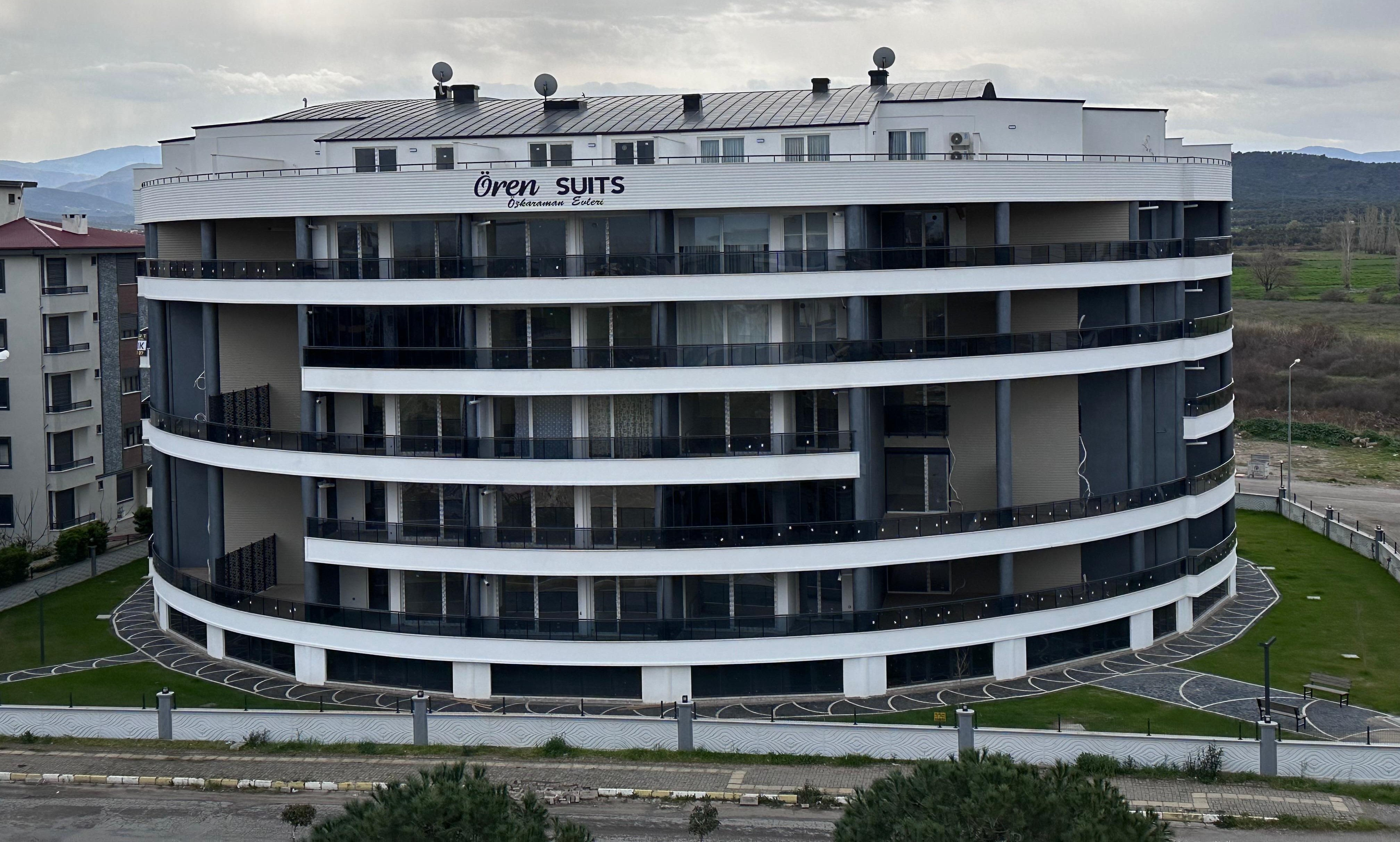 ÖREN SUİTS'DE SATILIK 1+1 DAİRE